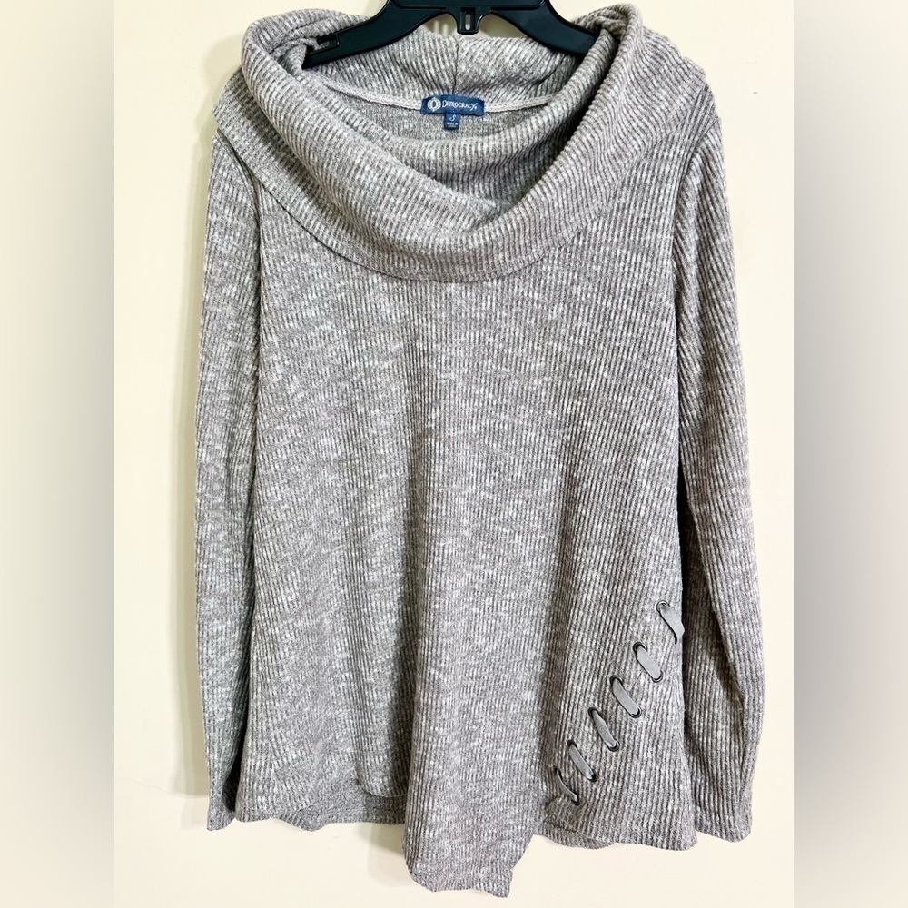DEMOCRACY Women’s Cowl Neck Asymmetrical Sweater Heathered‎ Tan Canvas Small